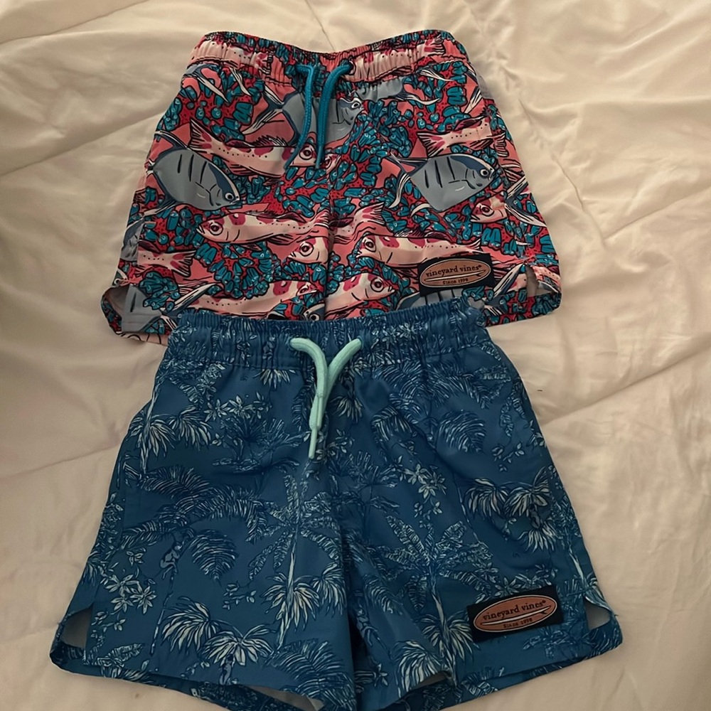Vineyard Vines 2T swim trunks